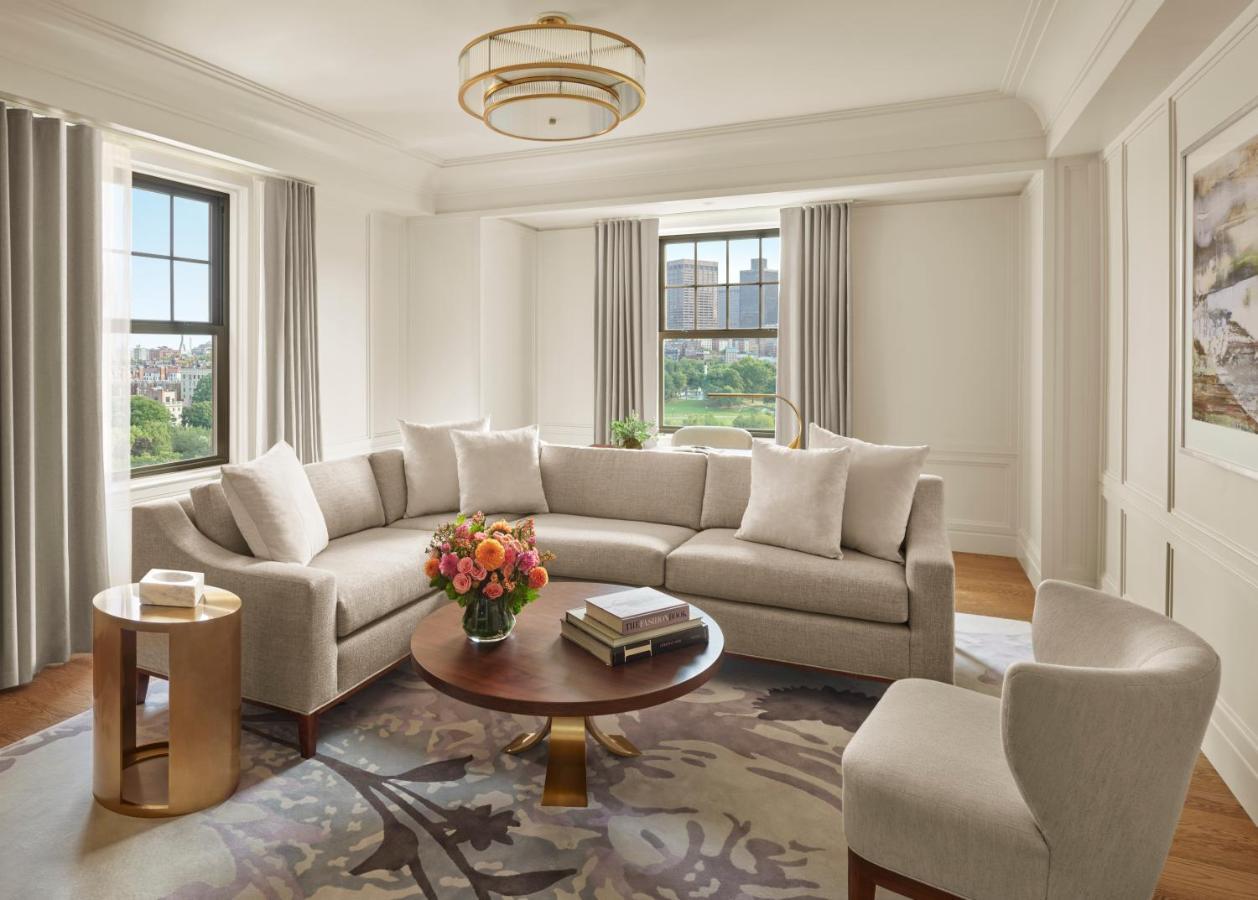 The Newbury Boston Ξενοδοχείο Εξωτερικό φωτογραφία A living room