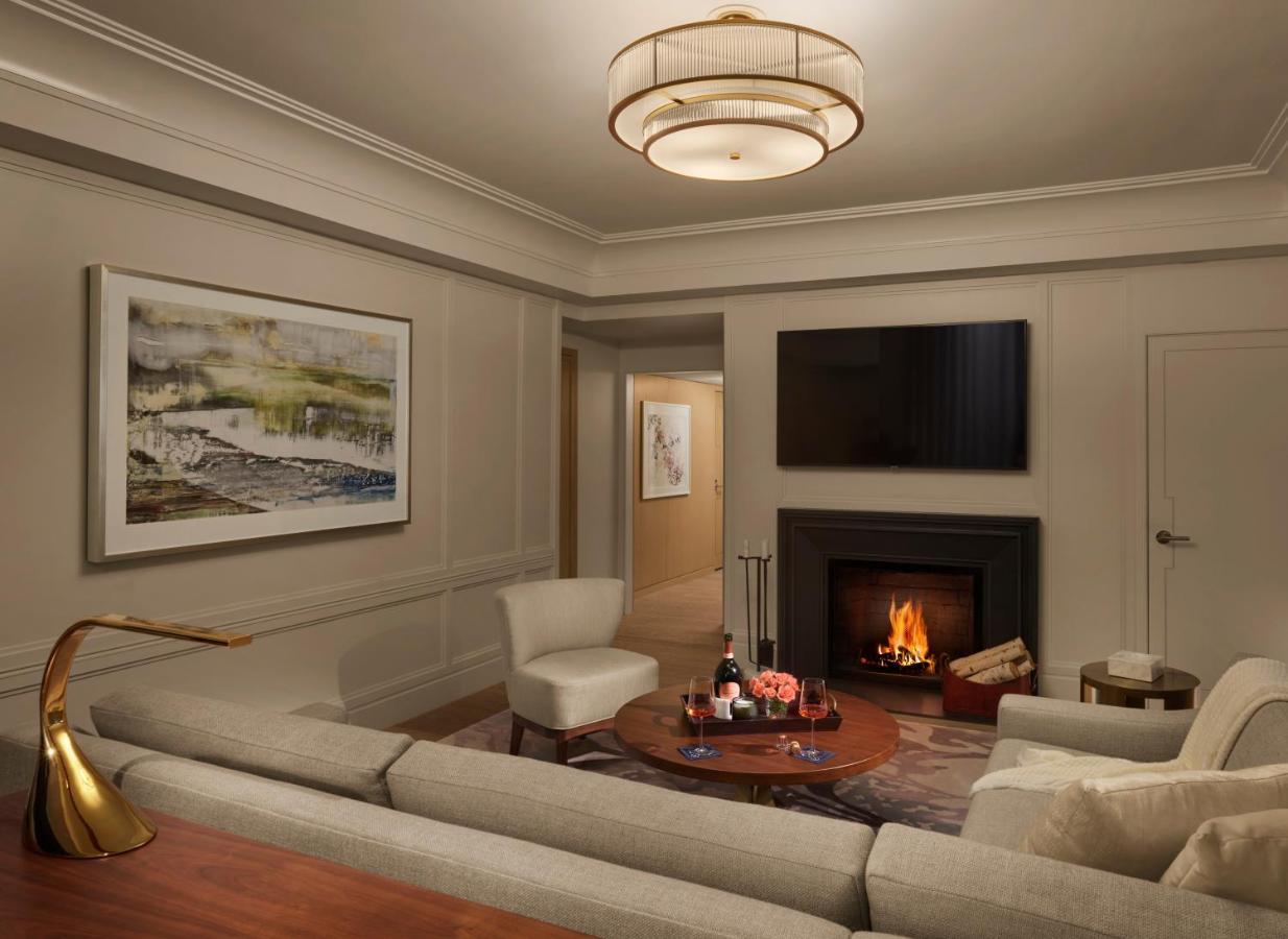 The Newbury Boston Ξενοδοχείο Εξωτερικό φωτογραφία A living room