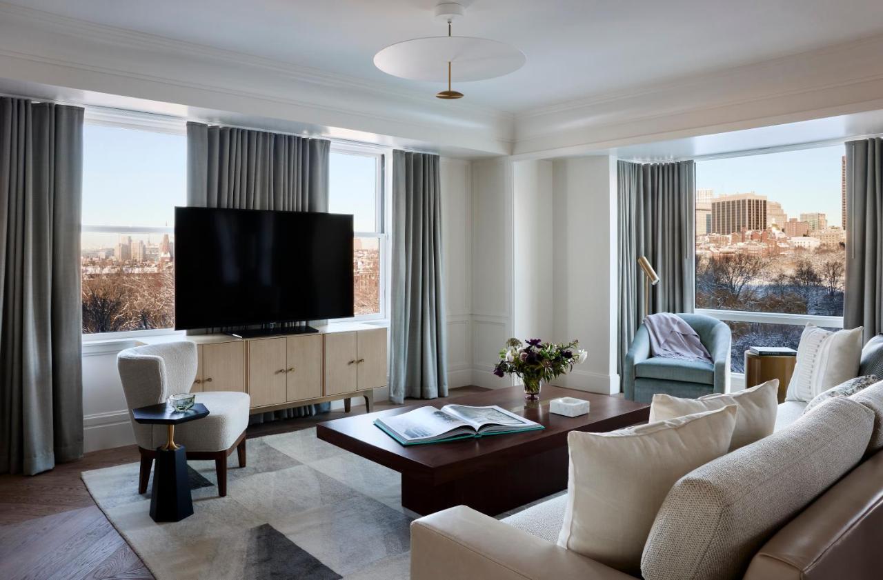 The Newbury Boston Ξενοδοχείο Εξωτερικό φωτογραφία A living room at The London West Hollywood