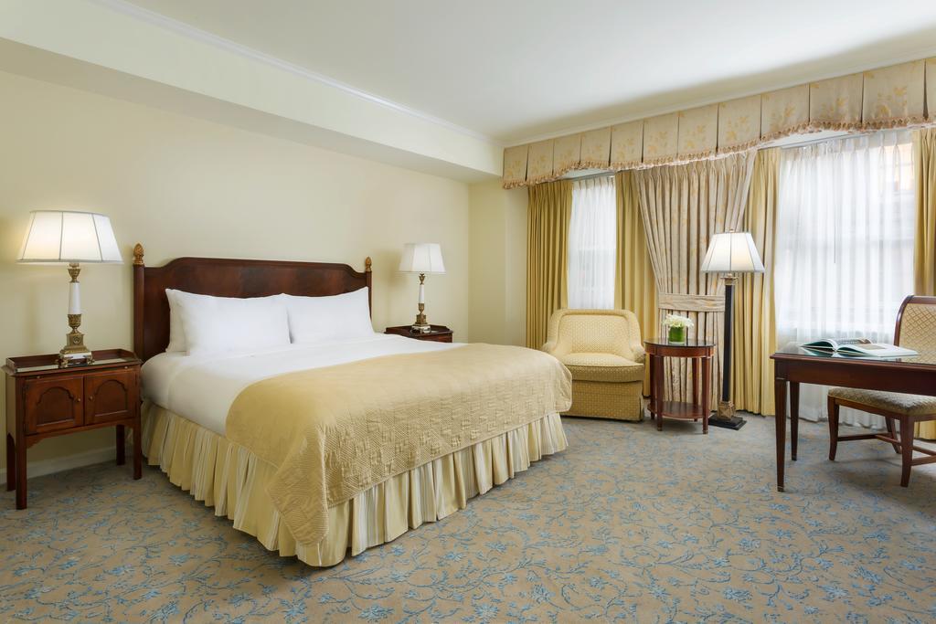 The Newbury Boston Ξενοδοχείο Εξωτερικό φωτογραφία A guest room at the Waldorf Astoria New York
