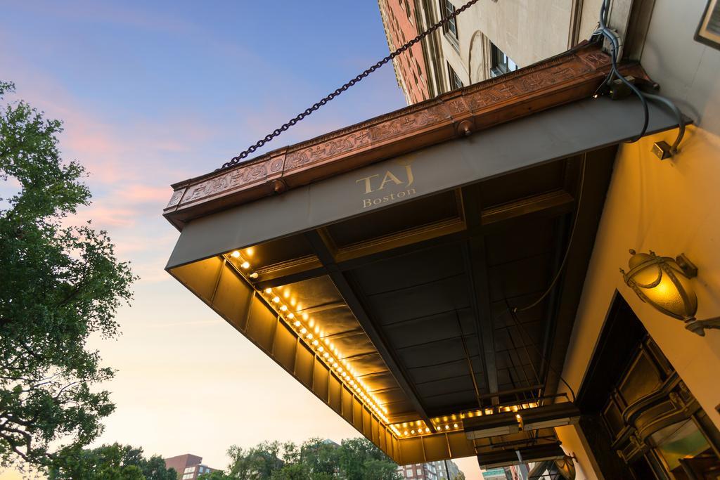 The Newbury Boston Ξενοδοχείο Εξωτερικό φωτογραφία The entrance to the hotel