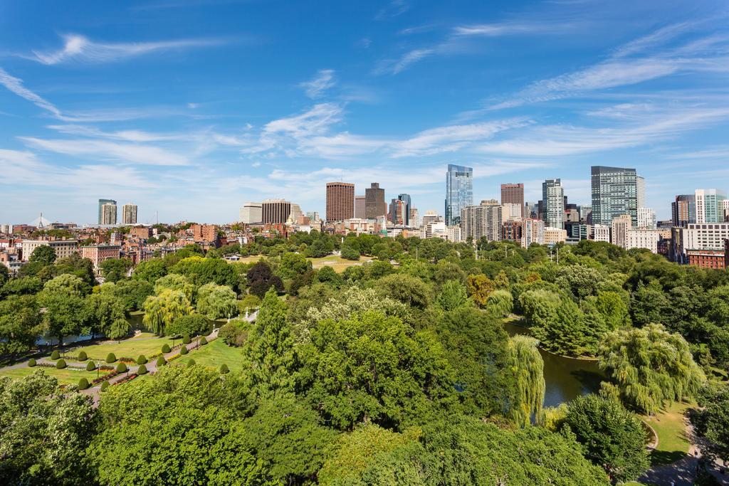The Newbury Boston Ξενοδοχείο Εξωτερικό φωτογραφία View of Boston from the Public Garden